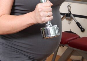 Sport im 2. Trimester der Schwangerschaft - Training im Fitnessstudio