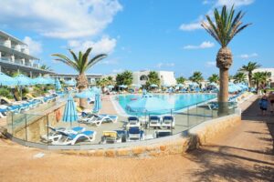 Herz-Pool am Lyttos Beach Hotel