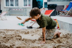 Junge im Sandkasten Vaduz