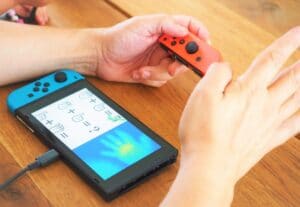 Nintendo Switch abnehmbarer Joy-Con-Controller mit IR-Bewegungskamera Dr. Kawashimas Gehirnjogging