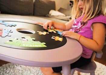 Stokke Mutable Spieltisch für Kinder mit Puzzle
